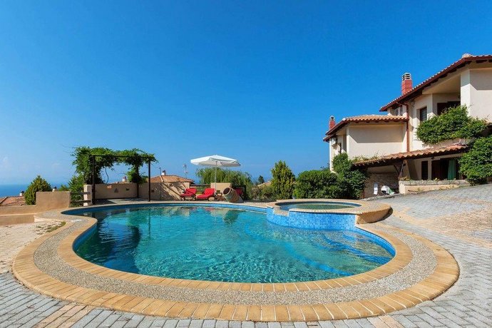 Akritas Ef Zin Villas & Suites