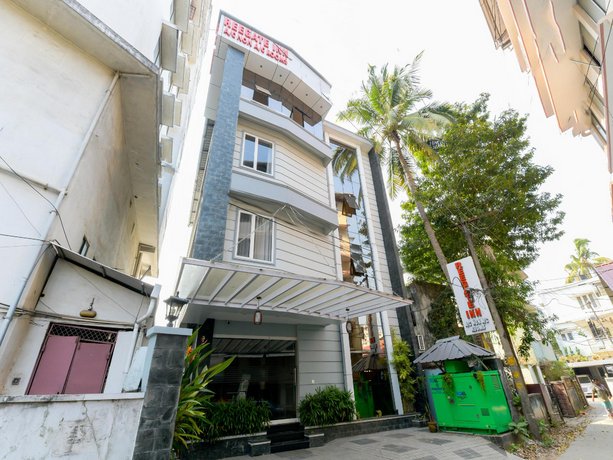 OYO 7077 Reegate Inn