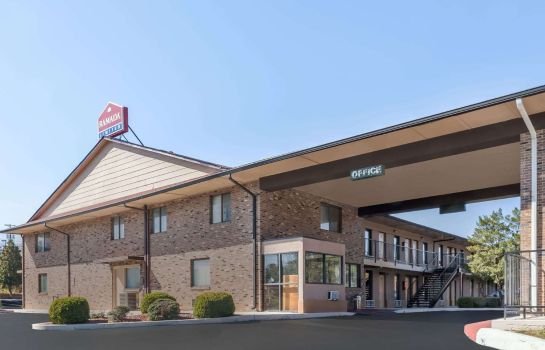 Travelodge by Wyndham Clarksville