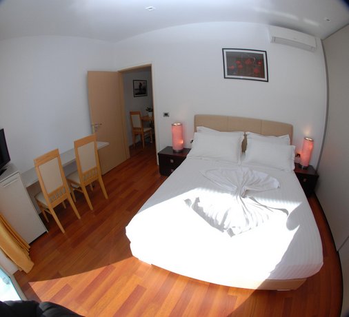 Summer Suite Hotel