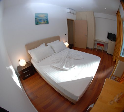 Summer Suite Hotel