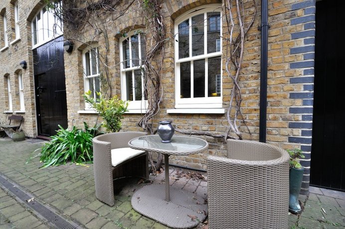 Veeve - Stable Mews
