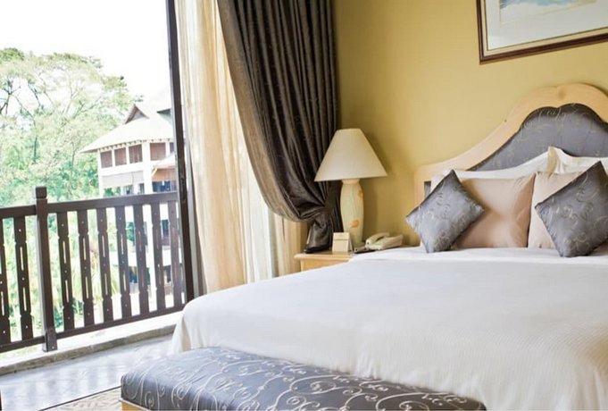 Philea Mines Beach Resort