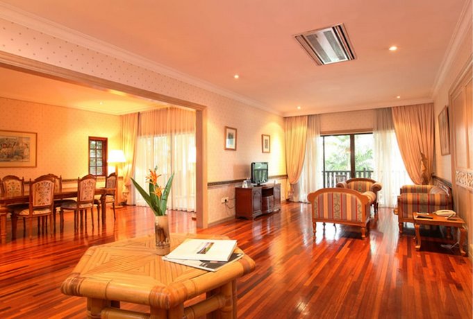 Philea Mines Beach Resort