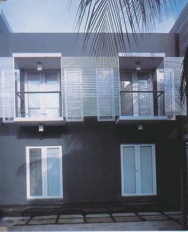 FLAT06 Minimalist Residence