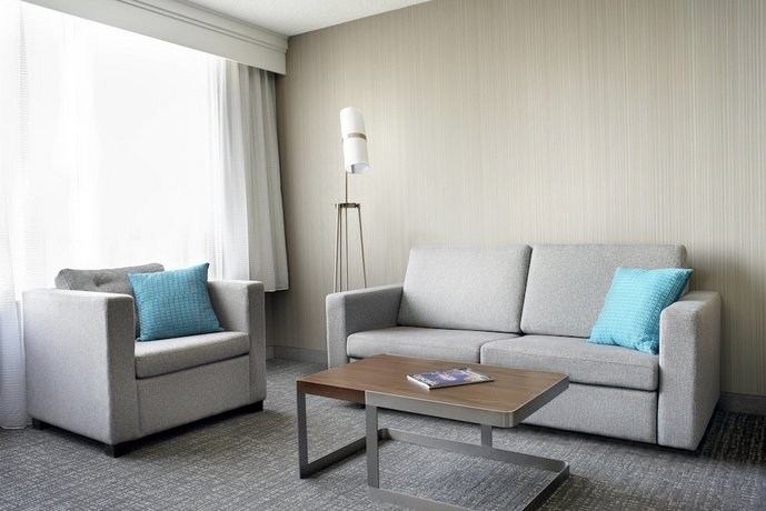 Courtyard by Marriott Downtown Toronto