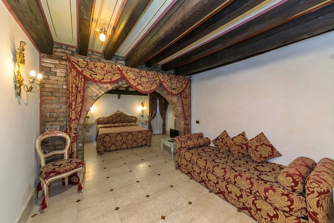 Hotel Pantalon