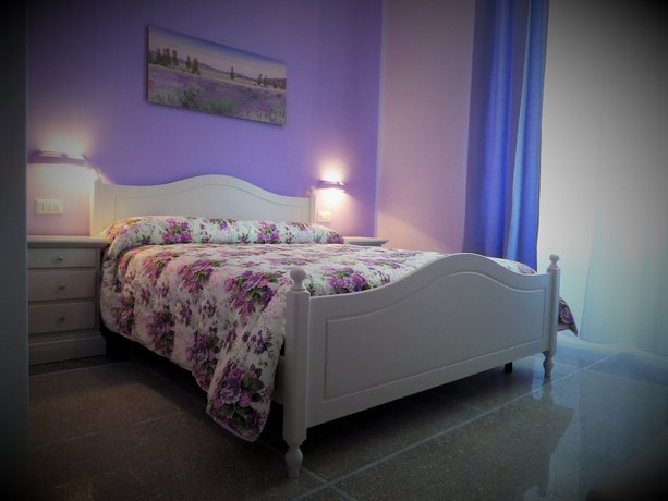 325 Rooms ai Fori