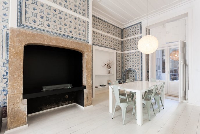 Baixa Tile Blue Two-Bedroom Apartment - by LU Holidays