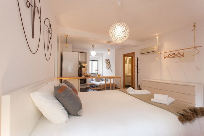 Moniz Studio Apartment - by LU Holidays