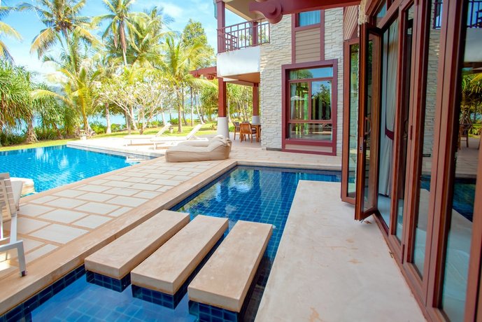 Amatapura Beachfront Villa 1
