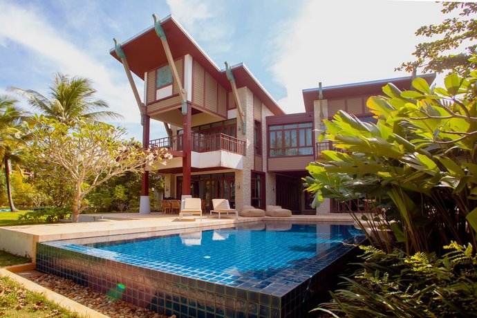 Amatapura Beachfront Villa 1