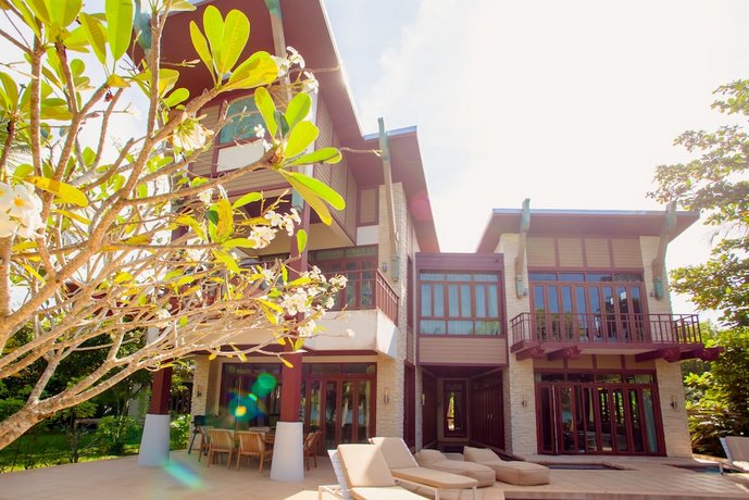 Amatapura Beachfront Villa 1