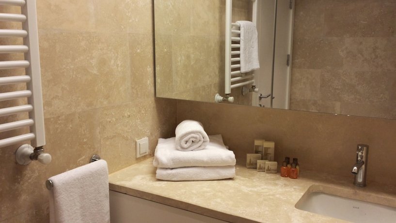 G Suites Airport