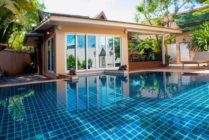 Baan Manuchang Villa