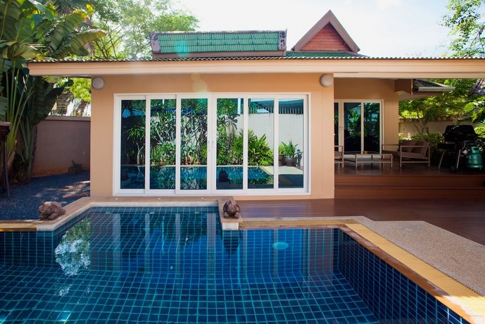Baan Manuchang Villa