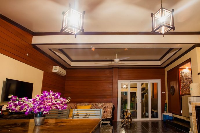 Baan Manuchang Villa
