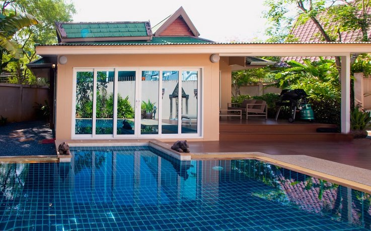 Baan Manuchang Villa