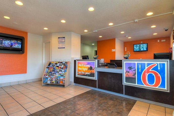 Motel 6 Stanton