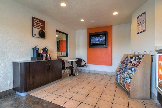 Motel 6 Stanton