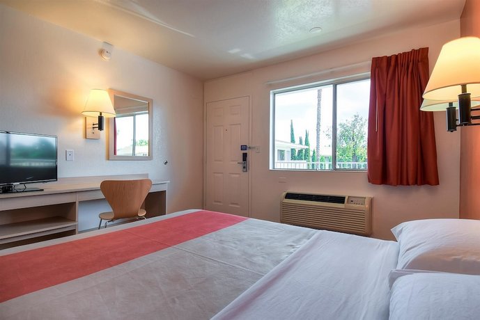 Motel 6 Stanton