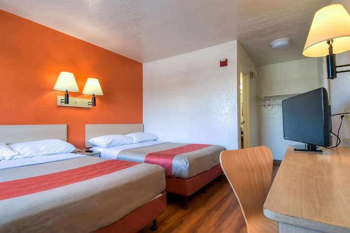 Motel 6 Stanton