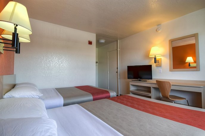 Motel 6 Stanton