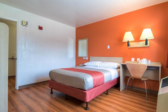 Motel 6 Stanton