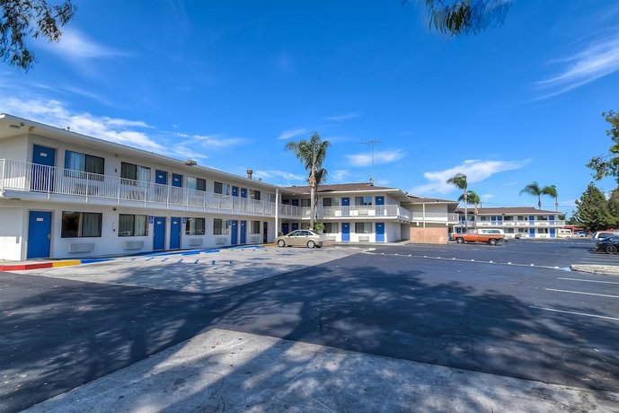 Motel 6 Stanton