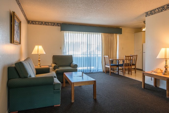 Coral Reef Inn & Condo Suites