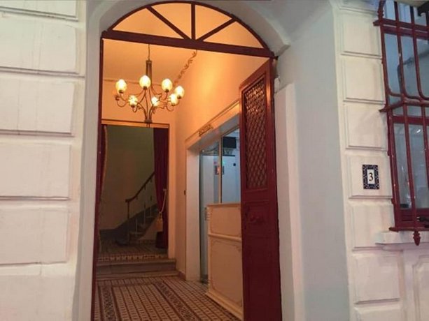 Hutsuite Hotel