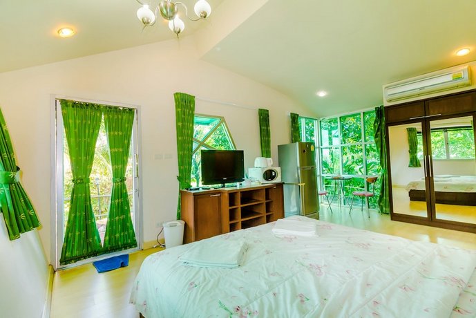 Chalong Hill Tropical Garden Homes