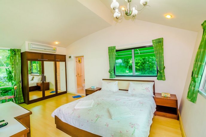 Chalong Hill Tropical Garden Homes