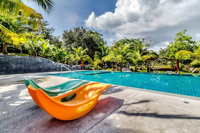 Chalong Hill Tropical Garden Homes