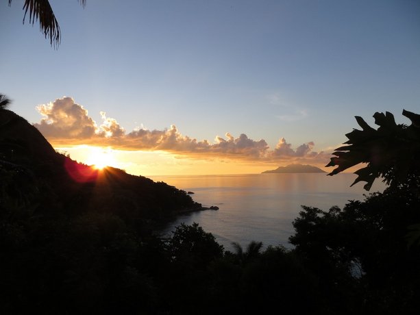 Treasure Cove Hotel & Restaurant