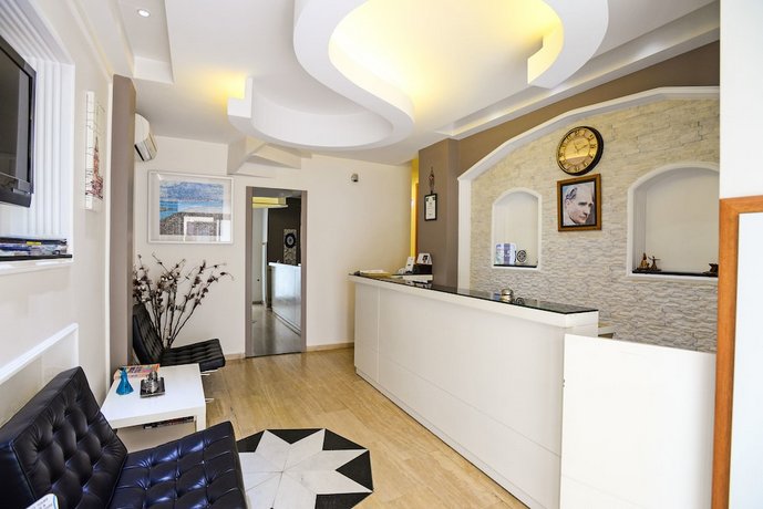 Retropera Hotel