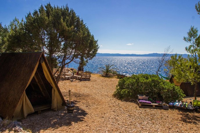 Cast Away - Eco Village