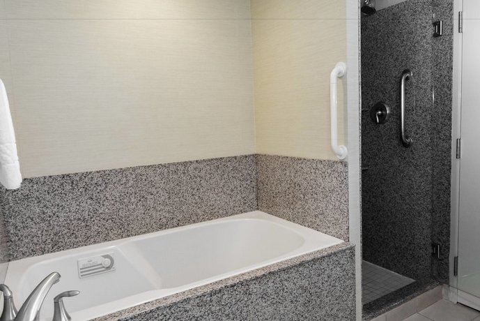 Courtyard by Marriott Lafayette