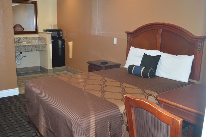 Tustin Motor Lodge