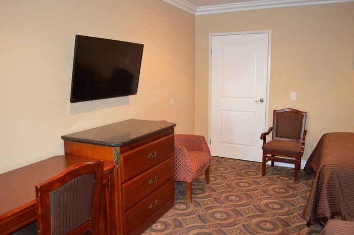 Tustin Motor Lodge
