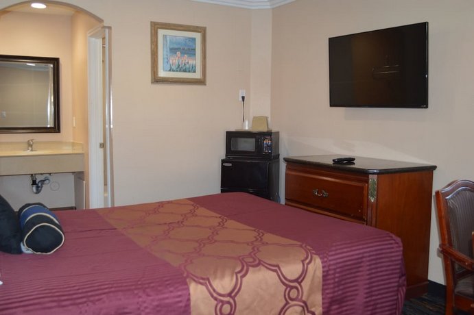 Tustin Motor Lodge