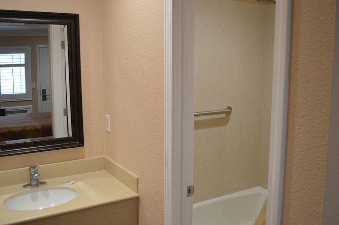 Tustin Motor Lodge