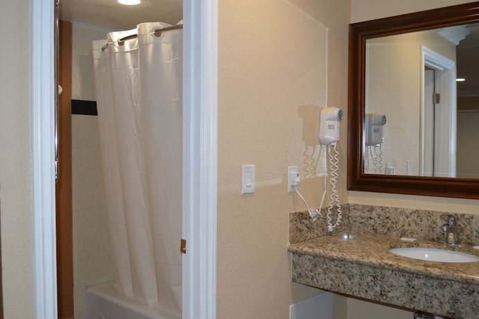 Tustin Motor Lodge