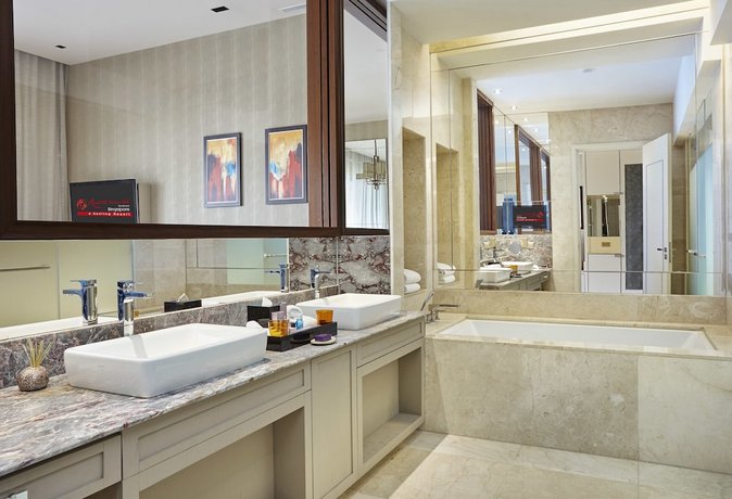 Resorts World Sentosa - Equarius Hotel