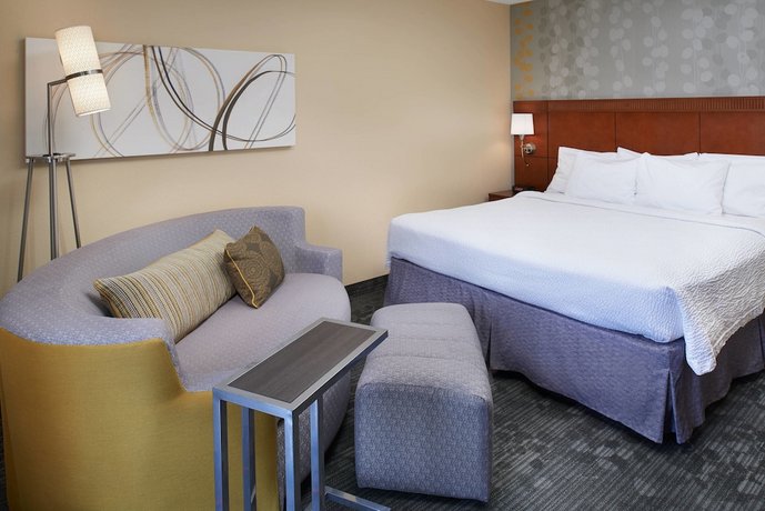 Courtyard by Marriott Rockford