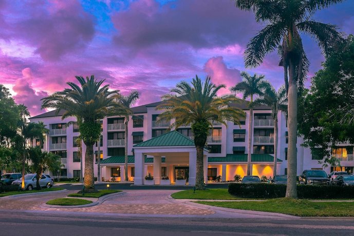 Courtyard by Marriott - Naples