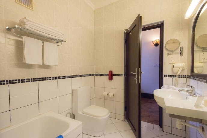 Protea Hotel by Marriott Dar es Salaam Courtyard
