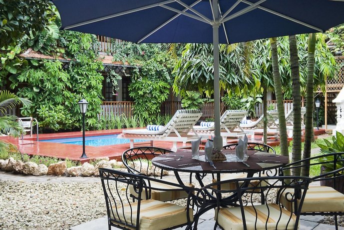 Protea Hotel by Marriott Dar es Salaam Courtyard