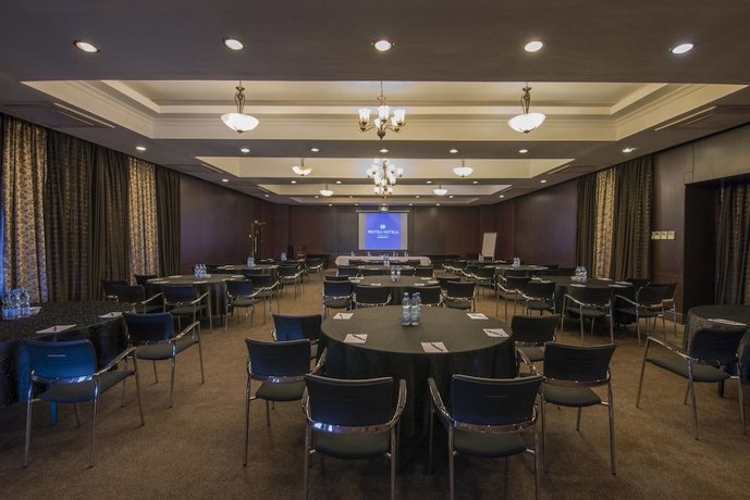 Protea Hotel by Marriott Dar es Salaam Courtyard