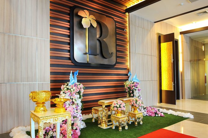 Grand Ratchapruek Hotel